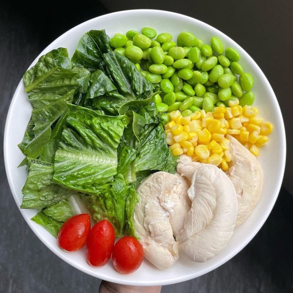 Từ giờ đến Tết, nàng công sở ăn ức gà vào bữa trưa theo cách này sẽ giảm cân và thon thả thấy rõ-2