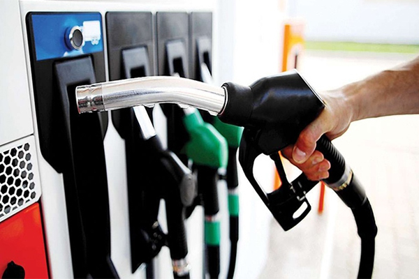 Giá xăng ngày mai có thể giảm 1.500 đồng/lít-3