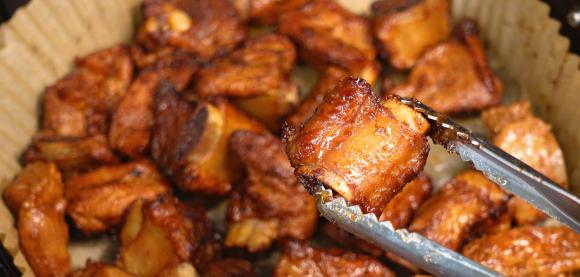 Trời lạnh, gợi ý bí quyết làm món sườn nướng thấm vị siêu thơm ngon bằng nồi chiên không dầu-3