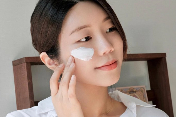 Bác sĩ da liễu khuyên nên làm 5 điều khi bôi kem chống nắng-4