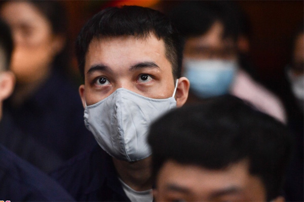 Vợ Nguyễn Thái Luyện nghẹn ngào nói 13 tỉ đồng chi cho những người không tiện nói tên-2