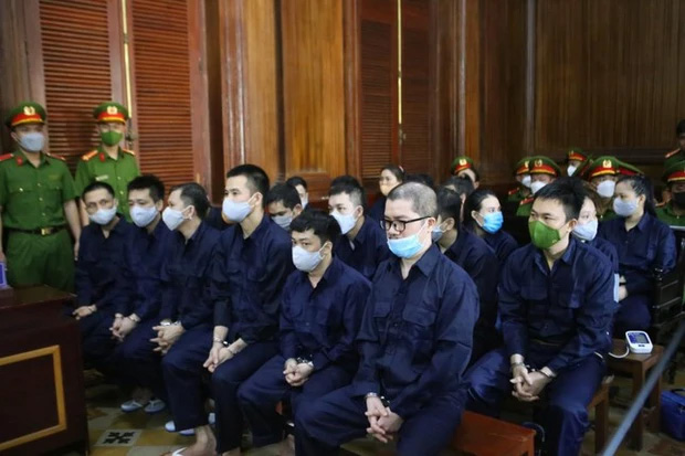 Vợ Nguyễn Thái Luyện nghẹn ngào nói 13 tỉ đồng chi cho những người không tiện nói tên-1