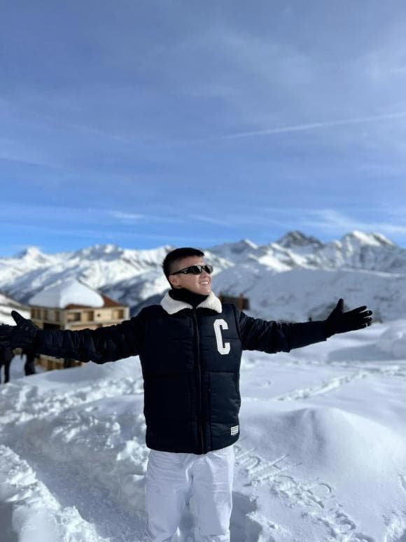 Chu Thanh Huyền - tình tin đồn của Quang Hải khoe được bạn trai cho trải nghiệm phòng ngủ độc đáo trên núi tuyết-3