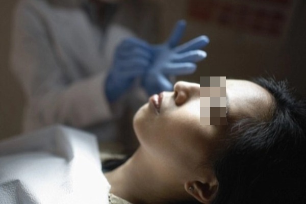 Đi khám phụ khoa, người phụ nữ tiết lộ phá thai 18 lần-1