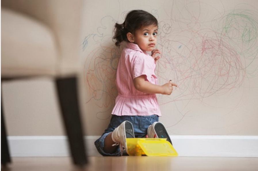 Máy sấy tóc đem thổi vào tường thật hữu ích, nhà có trẻ nhỏ càng cần-3