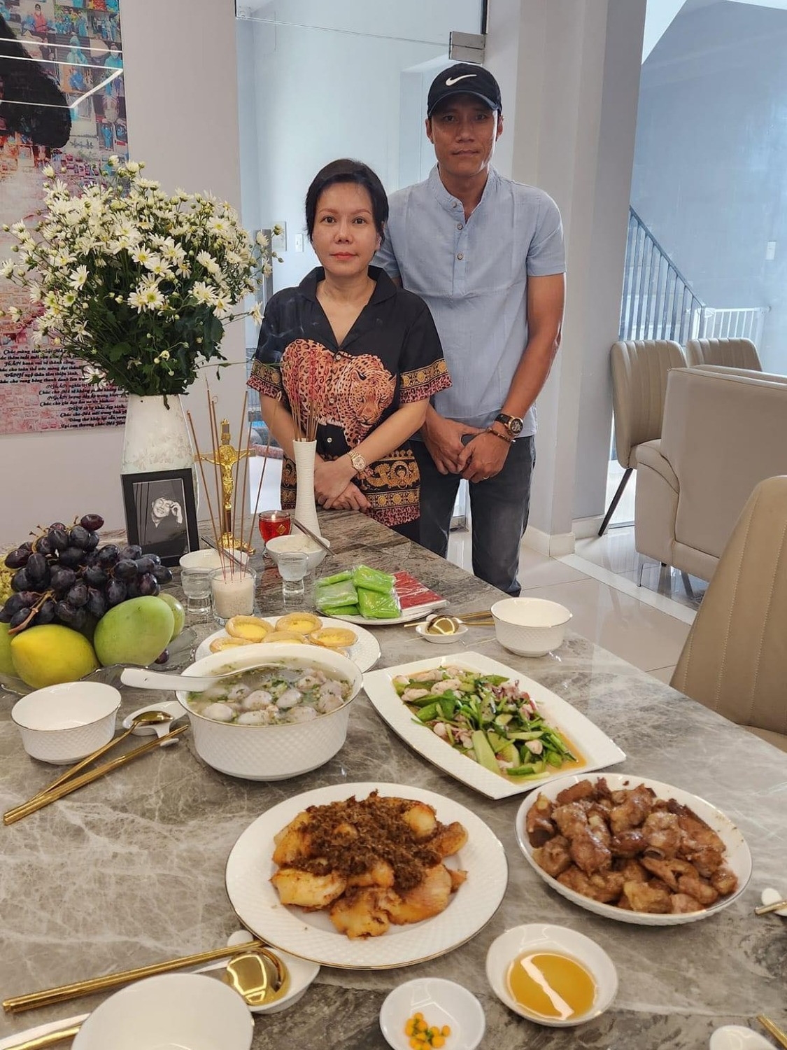 Việt Hương, vợ Chí Tài xúc động nhớ cố nghệ sĩ trong ngày giỗ-2