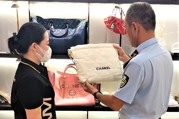 Shop Trang Nemo bán túi Gucci, Chanel giá 300.000 đồng-1