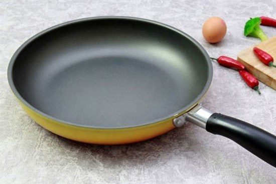 Cách xử lý chảo chống dính mới mua để chảo trở nên siêu bền