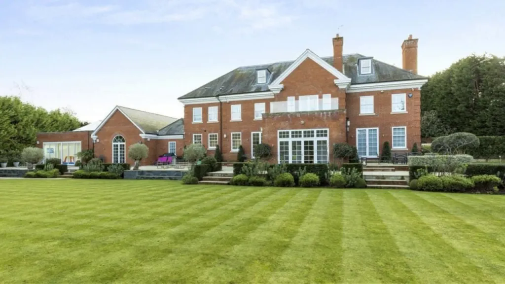 10 ngôi nhà đắt nhất của các cầu thủ bóng đá-7