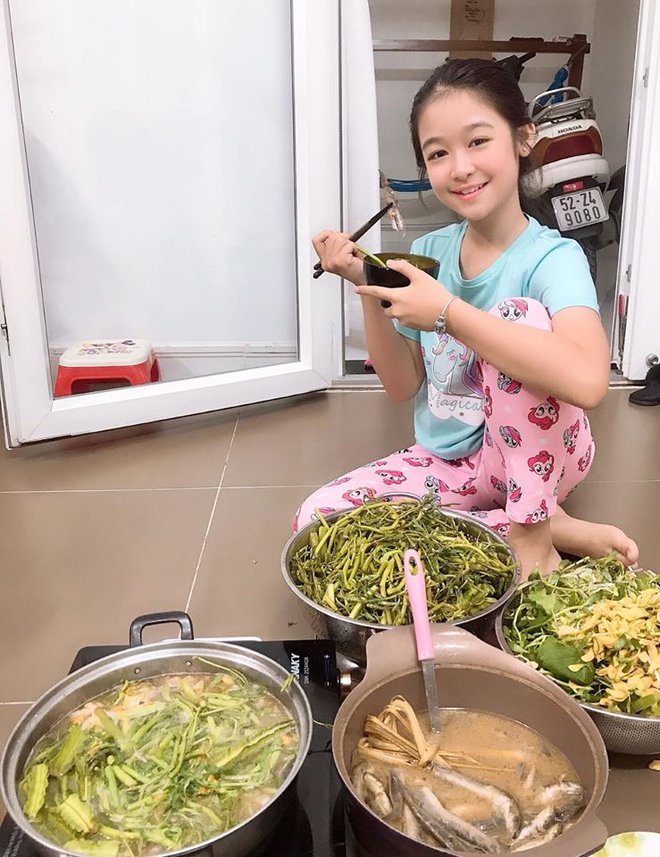 Cô nhóc từng đóng quảng cáo Tết nổi tiếng 6 năm trước: Vẫn xinh, vẫn hot mà học cũng rất giỏi-9