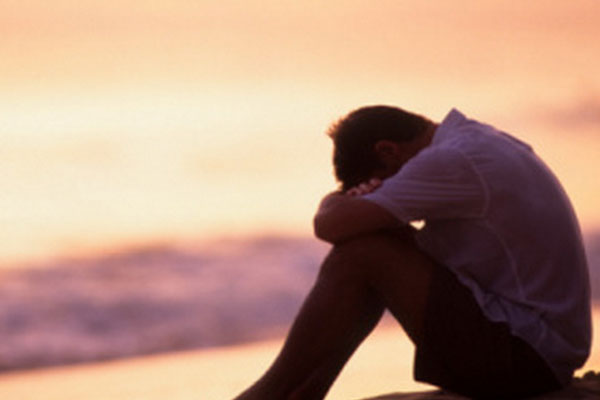 Quá đẹp trai, thanh niên bị 4 phụ nữ tấn công tình dục-1