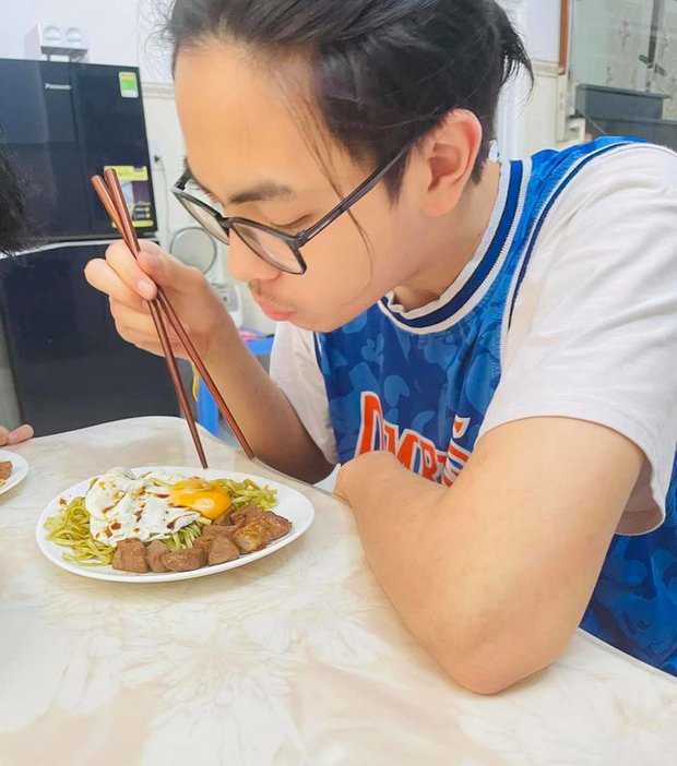 Con trai Cát Phượng: Đỗ thủ khoa trường quốc tế, gây bất ngờ với vẻ ngoài hiện tại-5