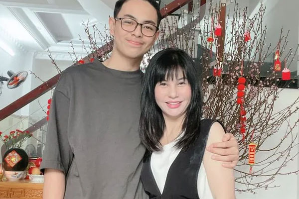 Cát Phượng bị nghi can thiệp thẩm mĩ khi xuất hiện với gương mặt khác lạ-7