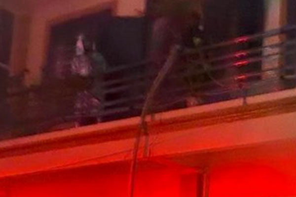 Hà Nội: Một người đàn ông tử vong nghi do đốt lửa sưởi ấm-1