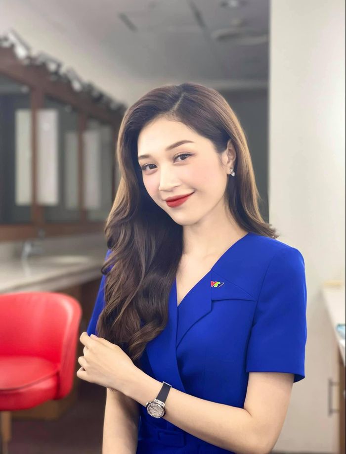 Nữ MC xinh đẹp VTV bình luận World Cup gây chú ý là ai?-10