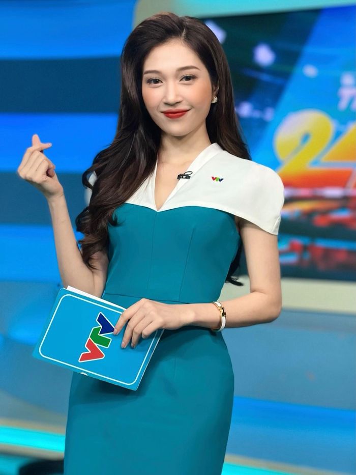 Nữ MC xinh đẹp VTV bình luận World Cup gây chú ý là ai?-9