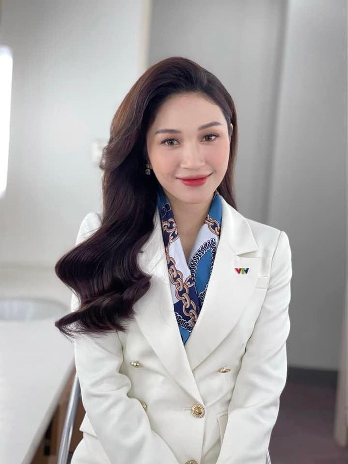 Nữ MC xinh đẹp VTV bình luận World Cup gây chú ý là ai?-11