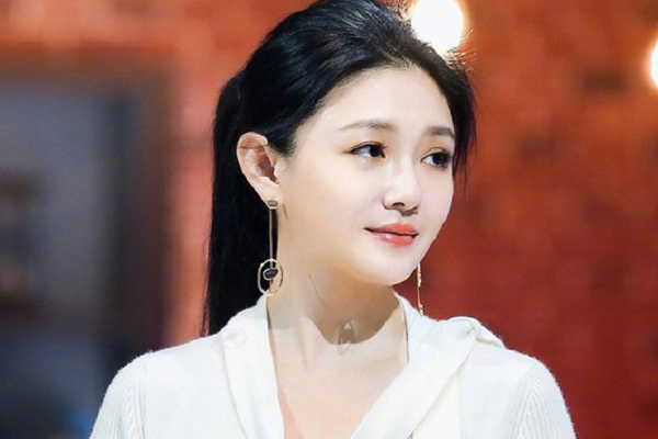 Từ Hy Viên bị đồn cưới theo hợp đồng với ca sĩ Hàn để chọc tức chồng cũ-9