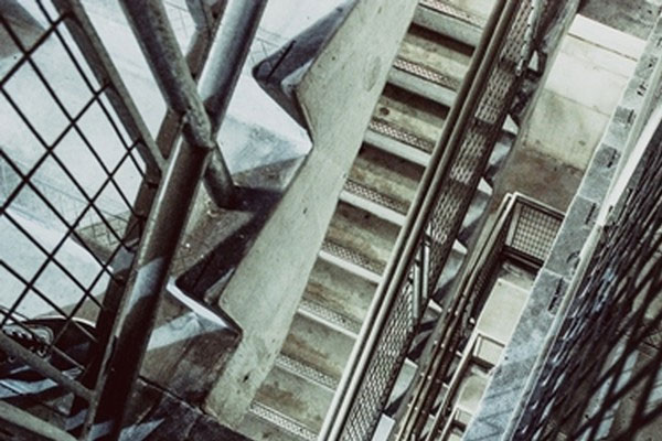 Thấy bạn bị cưỡng bức, cô gái chạy lại cứu và kết thảm-1