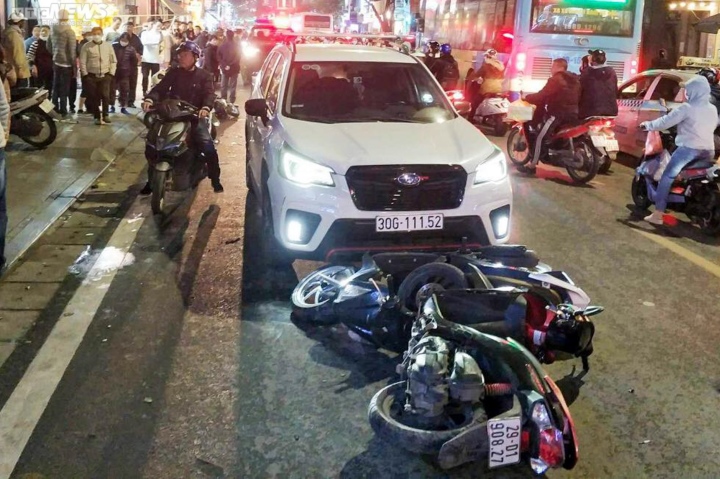Ô tô tông hàng loạt xe máy ở Hà Nội: Tài xế có nồng độ cồn vượt mức tối đa-1