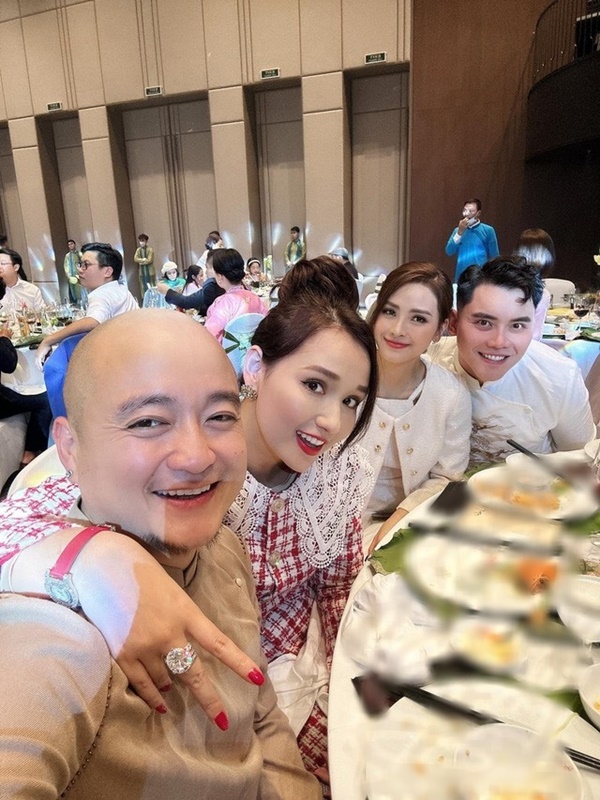 Sao Việt diện đồng loạt áo dài dự đám cưới Hoa hậu Ngọc Hân-8