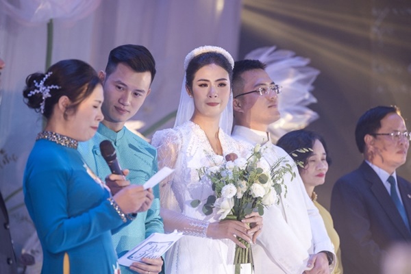 Hoa hậu Ngọc Hân nức nở khi nghe lời dặn dò của mẹ trong đám cưới-5