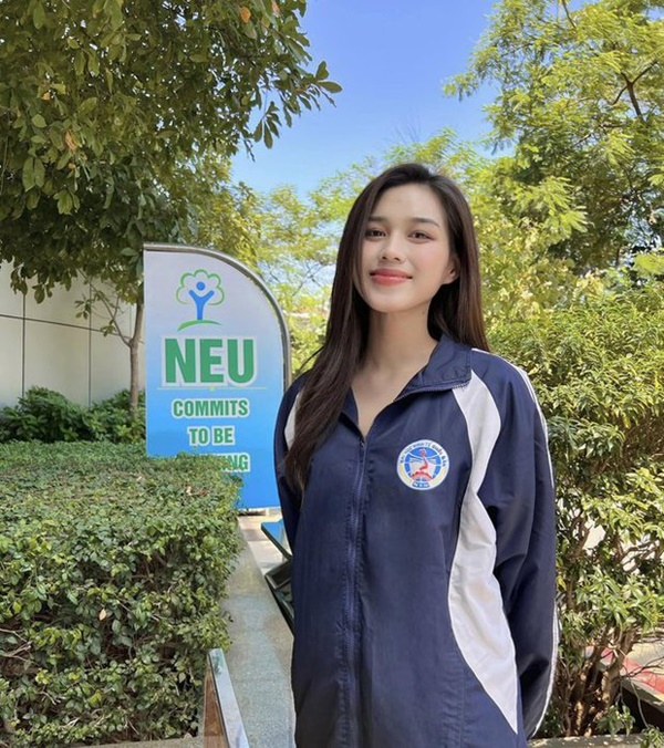 3 Hoa hậu Việt Nam đọ sắc chung khung ảnh: Người lui về hậu trường suốt 20 năm, người sắp kết thúc nhiệm kì-11