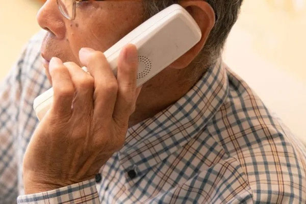 Người đàn ông bị bắt vì gọi hơn 2.000 cuộc điện thoại quấy rối cảnh sát-1