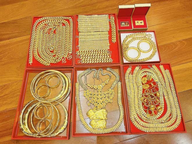 Loạt cô dâu đeo vàng đầy người đỉnh nhất năm 2022-3