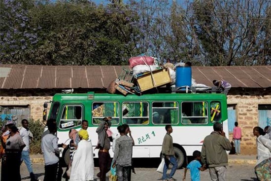 Phát hiện 1 người còn sống trong hàng chục thi thể ven đường ở Zambia