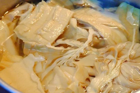 Đừng ngâm măng khô với nước lã: Dùng thứ nước này giúp măng mềm nhanh, sáng màu, giòn sần sật