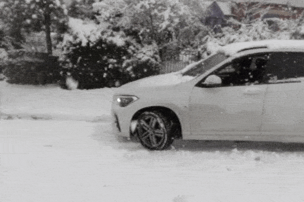 Tuyết rơi dày ở Nhật Bản, hơn 100 người thương vong-4