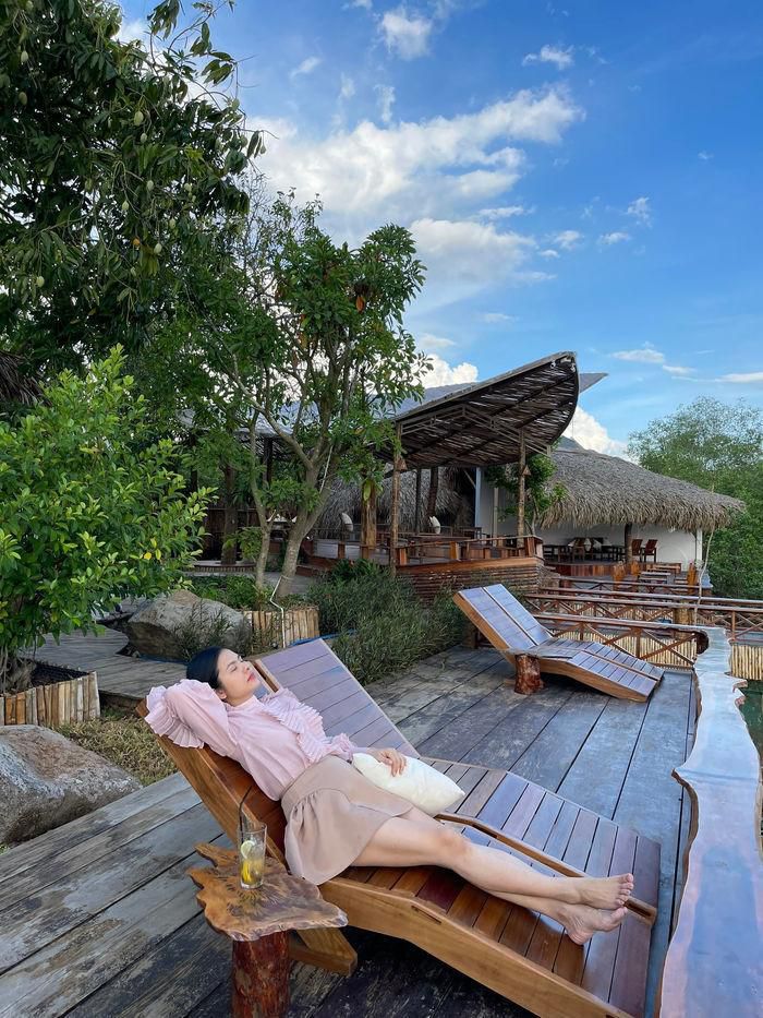 Villa miệt vườn cực khủng của Vân Trang sau khu sinh thái 50.000m2 khiến dân tình khen nức nở-17