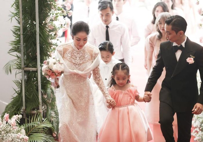 Phan Hiển mang tiền và 10 cây vàng hỏi cưới Khánh Thi-4