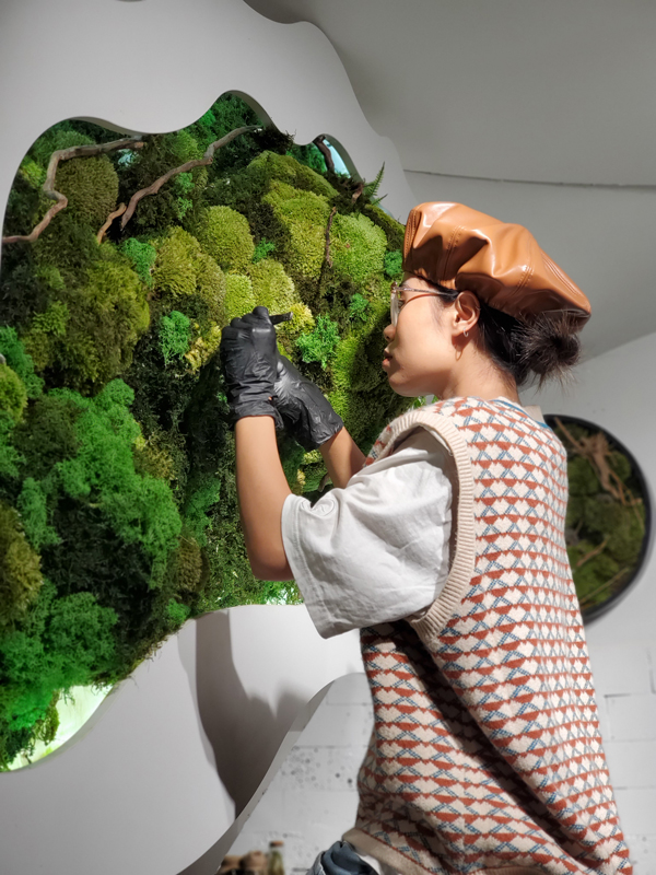 Kỳ lạ với tranh làm từ cây rêu, giá bán lên đến 50 triệu đồng/bức-2