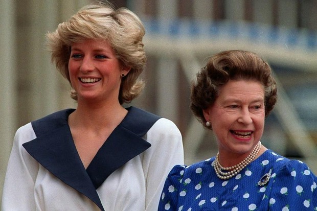 Mối quan hệ giữa Nữ hoàng Elizabeth và Công nương Diana-1