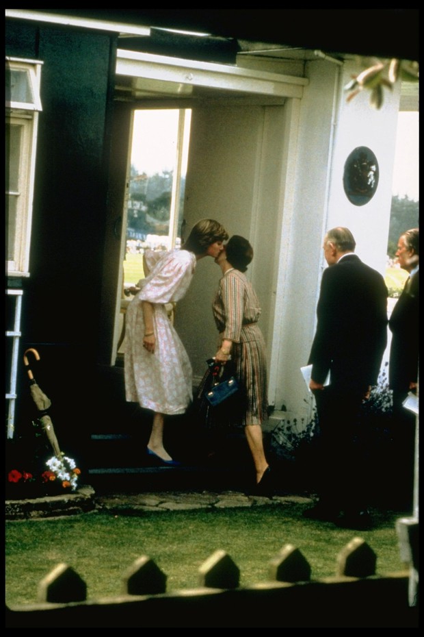 Mối quan hệ giữa Nữ hoàng Elizabeth và Công nương Diana-3