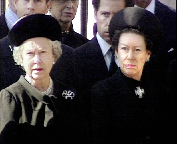 Mối quan hệ giữa Nữ hoàng Elizabeth và Công nương Diana-11