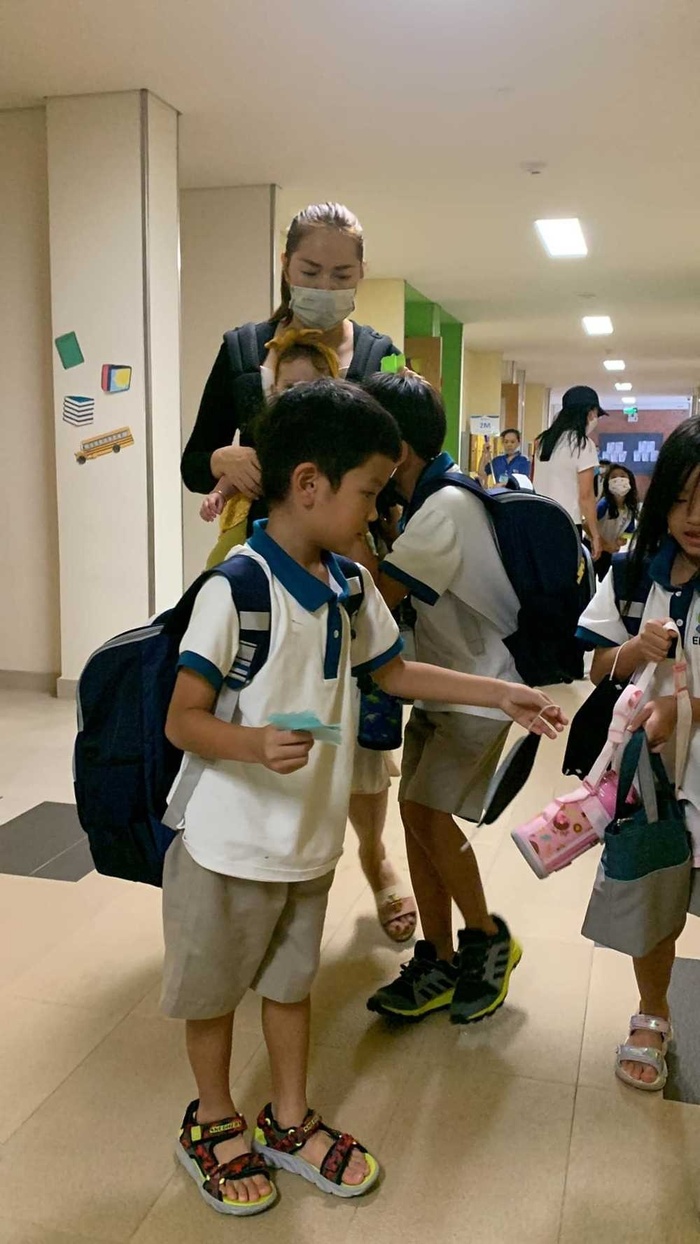 Á hậu Diễm Châu: Đông con nhất nhì Vbiz, con trai 8 tuổi thần đồng Toán học-4