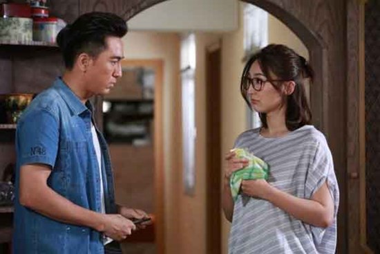 Về quê thăm bố mẹ già, thấy người ra mở cửa tôi liền tìm vợ cũ xin tái hôn