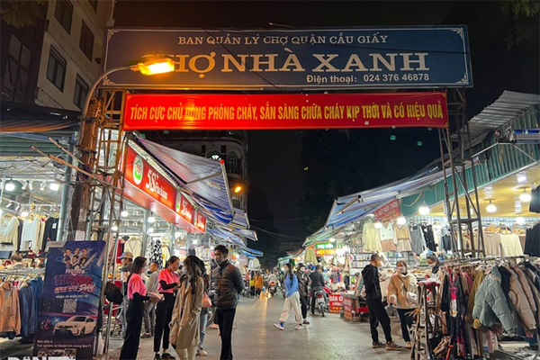 Đi bộ ngang qua cao tốc không quan sát, người phụ nữ bị ô tô tông tử vong-3