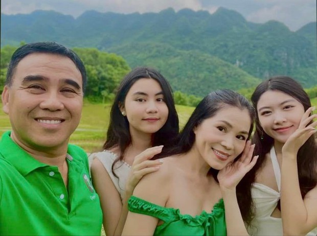 Những khoảnh khắc ấm áp của gia đình MC Quyền Linh-7