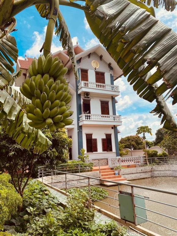 Biệt thự bề thế, chuẩn nhà giàu của gia đình hôn phu Hoa hậu Ngọc Hân tương đồng phong cách sống của ngôi nhà nàng hậu tự thiết kế-29