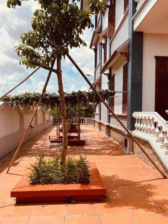 Biệt thự bề thế, chuẩn nhà giàu của gia đình hôn phu Hoa hậu Ngọc Hân tương đồng phong cách sống của ngôi nhà nàng hậu tự thiết kế-30