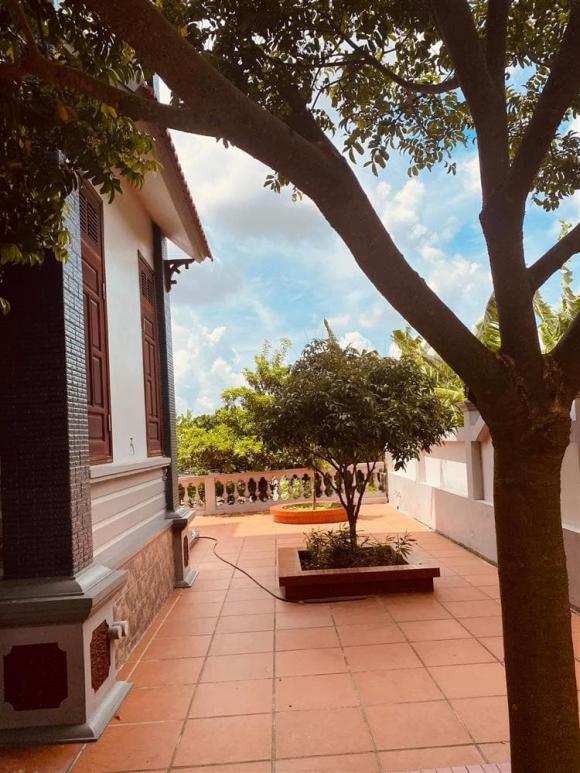 Biệt thự bề thế, chuẩn nhà giàu của gia đình hôn phu Hoa hậu Ngọc Hân tương đồng phong cách sống của ngôi nhà nàng hậu tự thiết kế-31