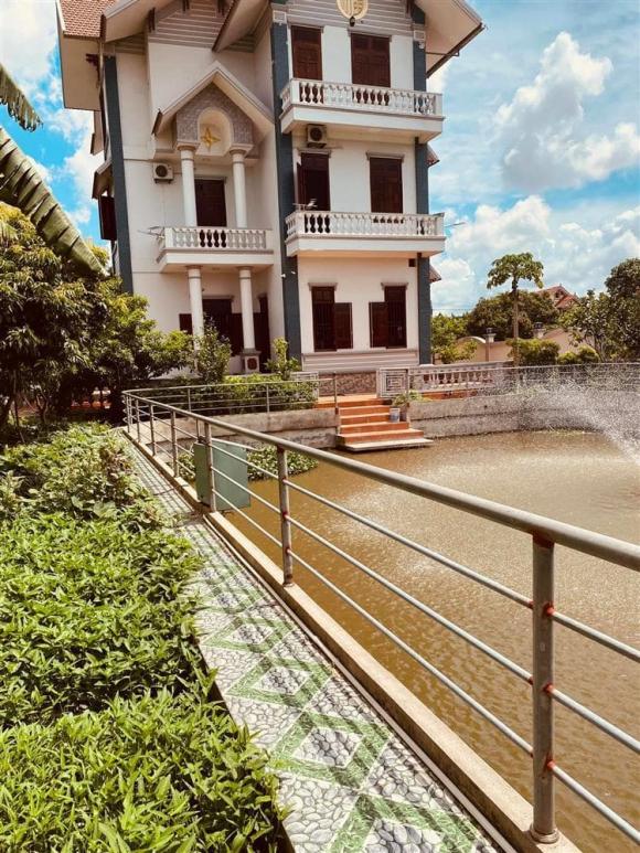 Biệt thự bề thế, chuẩn nhà giàu của gia đình hôn phu Hoa hậu Ngọc Hân tương đồng phong cách sống của ngôi nhà nàng hậu tự thiết kế-33