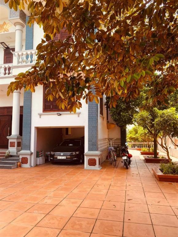 Biệt thự bề thế, chuẩn nhà giàu của gia đình hôn phu Hoa hậu Ngọc Hân tương đồng phong cách sống của ngôi nhà nàng hậu tự thiết kế-38