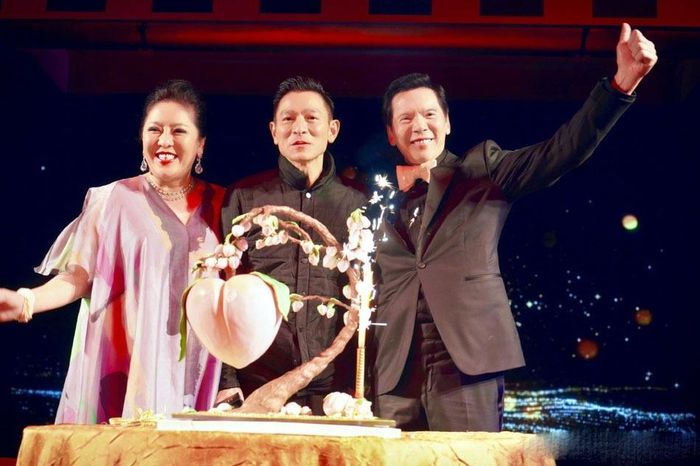 Đằng sau vụ cá cược giữa Lưu Đức Hoa và bà trùm showbiz Hong Kong-2