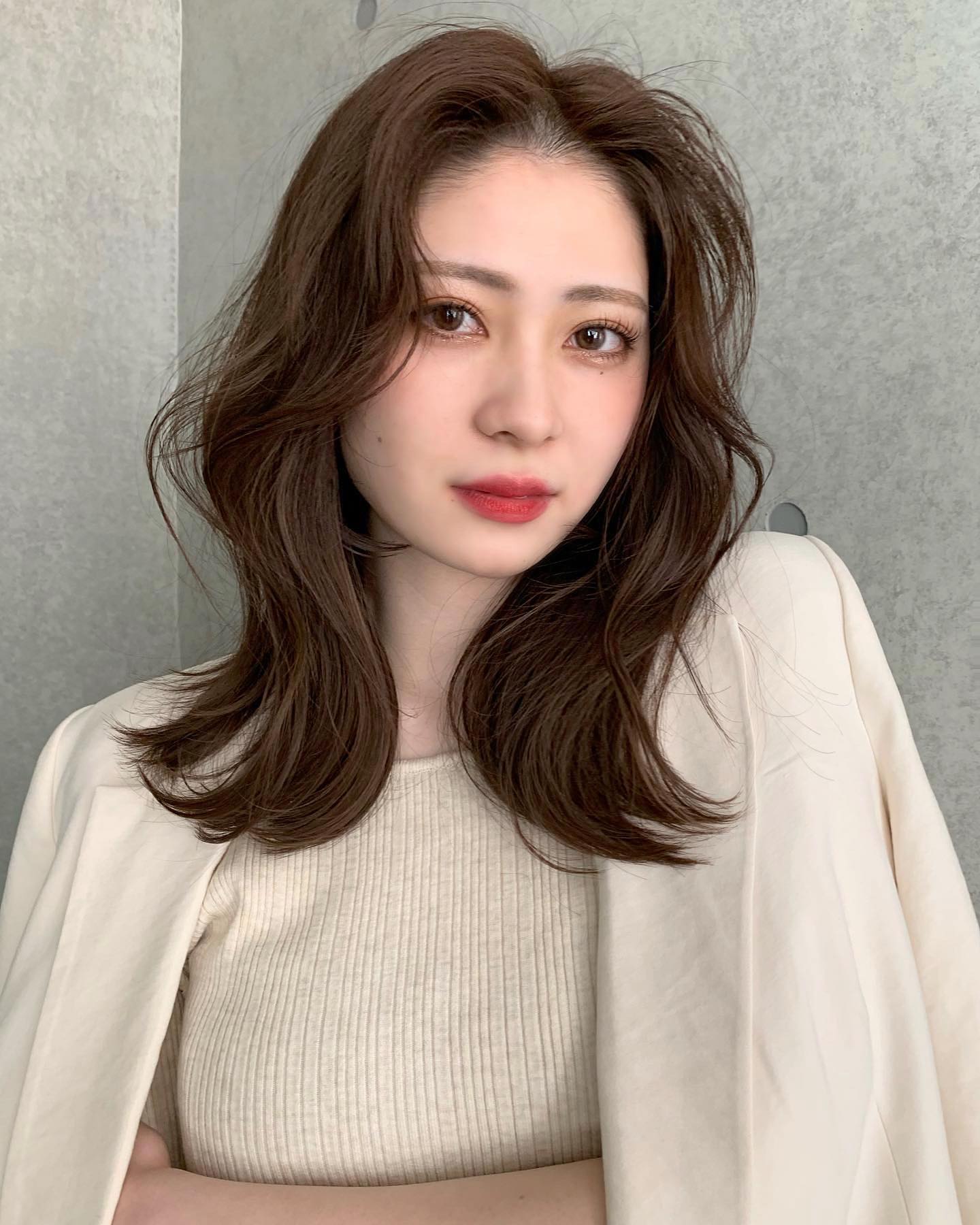 6 kiểu tóc không cần cắt mái vẫn thăng hạng nhan sắc-10