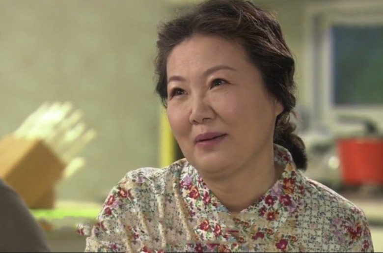 Mang cháo vào thăm em chồng nằm viện, nghe cuộc đối thoại ở cửa phòng bệnh tôi khóc như mưa-1